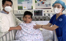 Hơn 10 giờ giành giật sự sống cứu bé trai bị ô tô cán qua người