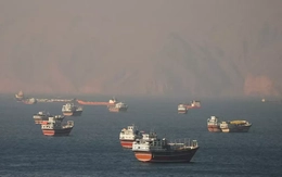 NÓNG: Quân đội Iran bất ngờ tuyên bố phong toả eo biển Hormuz