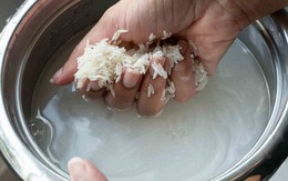 Có nhất thiết phải vo gạo trước khi nấu không? Bác sĩ cảnh báo 4 sai lầm khi vo gạo vừa bẩn vừa hại