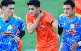 ĐT Việt Nam tập giữa nắng như đổ lửa chuẩn bị cho ASEAN Cup: Đình Bắc, Trung Kiên mướt mồ hôi visual vẫn sáng bừng!