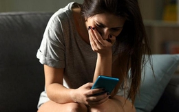 Tôi phát hiện chồng không lưu tên tôi trong danh bạ, đằng sau là một bí mật khiến tôi nhìn anh khác đi