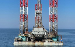 Iran lắp đặt giàn khoan khổng lồ tự chế tại Vịnh Ba Tư