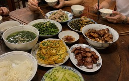 Chỉ nhờ một mâm cơm mà tôi hiểu hết về nhà chồng tương lai, thấm thía lời mẹ dặn