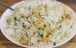 Ăn cơm kiểu này, người đàn ông phải đi cấp cứu, nằm phòng ICU