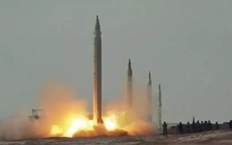 Iran phát động chiến dịch ‘Chiến thắng' tập kích loạt căn cứ của Israel
