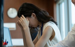 Mẹ chồng đưa tôi giữ sổ đỏ, 3 năm sau tôi mới biết lý do thật sự là để giấu kín một bí mật khác