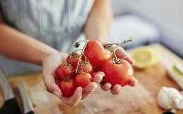 Không phải tủ lạnh, đây mới là nơi tốt nhất để bảo quản cà chua luôn ngọt, mọng nước