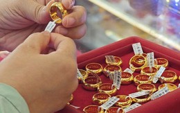 Giá vàng bất ngờ tăng mạnh, vàng nhẫn tăng 900.000 đồng/lượng