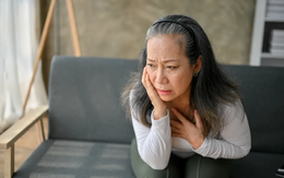 65 tuổi có mẹ già phải chăm, có cháu phải trông, tôi chỉ có thể chọn một