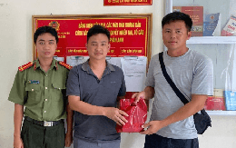 Tài khoản đột ngột nhận được 200.200.000 đồng không rõ người chuyển, Vũ Văn Thìn SN 1988 lập tức rút toàn bộ tiền mặt rồi báo công an