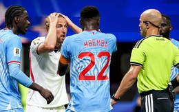 Harry Kane "ăn vạ"?