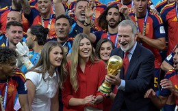 Xinh đẹp bất ngờ: 2 nàng công chúa Tây Ban Nha hút mọi ánh nhìn trong trận chung kết World Cup