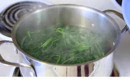 3 thói quen khi luộc rau cần bỏ ngay