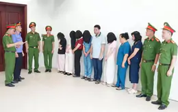 Bóc trần chiêu trò 'vẽ bệnh' tại phòng khám đa khoa y học Nghệ An, khởi tố 10 bị can
