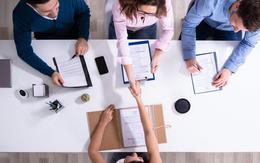 Nhà tuyển dụng hỏi "khi nào bạn có thể bắt đầu làm việc?", sếp 33 năm kinh nghiệm tiết lộ: câu trả lời này khiến bạn bị loại ngay