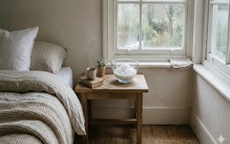 Vì sao nhiều người đặt một bát muối trong phòng? Nhìn muối vón cục sẽ hiểu công dụng