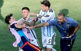 Cầu thủ Argentina đánh Gavi ở World Cup úp mở từ giã đội tuyển quốc gia