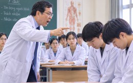 "Cút!" - Một tiếng quát nghiêm khắc để giữ gìn đạo đức ngành Y