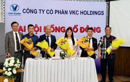 Chủ tịch HĐQT đề xuất tăng thù lao gấp 5 lần vì “không đủ chi phí đi máy bay”, công ty sau đó bị phong tỏa tài khoản ngân hàng