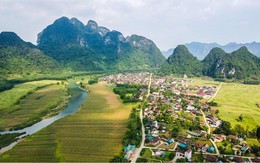 Việt Nam có ngôi làng "thích ứng thời tiết", càng mưa ngập càng đông khách, người dân nói ngôn ngữ riêng
