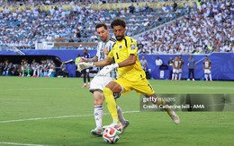 Messi lu mờ trước Vozinha, Argentina đón nhận kịch bản không tưởng tại vòng 1/16