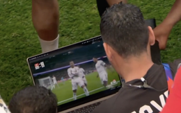 Đối thủ dùng 'vũ khí bí mật', đội Ai Cập mở laptop tìm Mbappe làm quân sư