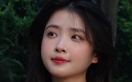 Thần thái 0 điểm của cô gái Việt Nam được ví như “tình đầu quốc dân", nhan sắc bùng nổ trên đất Pháp