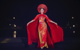 Mẫu nhí sinh năm 2010 Bảo Hân làm vedette cho NTK Cao Thu Vân tại Huế