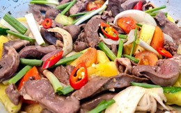 Ở con lợn có 3 phần giàu cholesterol hơn cả thịt mỡ, ăn nhiều “phá” tim mạch: Nhiều người Việt mê, tưởng ăn “sành”