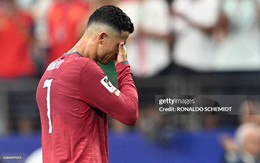 Tuyển Bồ Đào Nha "sụp đổ" vào phút bù giờ, giấc mơ World Cup của Ronaldo chính thức tan vỡ