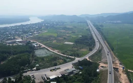 Cao tốc Cam Lộ - La Sơn cấm phương tiện lưu thông ban đêm