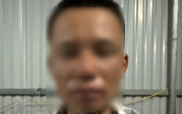 Công an kiểm tra cốp xe và khám xét khẩn cấp nơi ở của một chủ thầu xây dựng