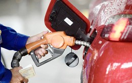 Quyết định khởi tố Giám đốc công ty xăng dầu Nguyễn Minh Phương liên quan 2,2 tỷ đồng