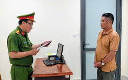 Khởi tố người đàn ông SN 1969 sau khi mua 11 hóa đơn