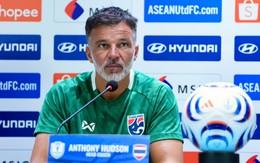 Tranh cãi ở ASEAN Cup, HLV Thái Lan bị mẹ quở trách