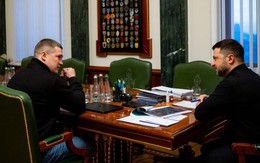Biến lớn trong nội bộ Ukraine: Cựu BTQP lần đầu thách thức, nhằm vào "điểm yếu" của TT Zelensky