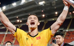 Lê Giang Patrik cản phá xuất thần, giành luôn cầu thủ xuất sắc xúc động: "Tôi đã chờ đợi 3,5 năm cho khoảnh khắc này"