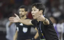 Báo Hàn Quốc: HLV Kim Sang-sik, từ kẻ bị xua đuổi tại Hàn Quốc đến người hùng ở Việt Nam