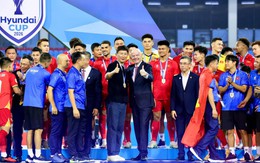 Chủ tịch FIFA tấm tắc khen Việt Nam: Vô địch quá xứng đáng, không khí bóng đá tuyệt đỉnh