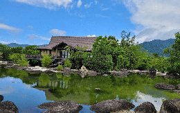 Nhà cổ trên đồi của ông Đặng Lê Nguyên Vũ