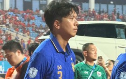 Pansa mắt ngấn lệ, tuyển Thái Lan ủ rũ sau thất bại và hành động cực đẹp đến từ CĐV Việt Nam