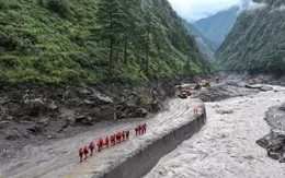 Nepal từ chối các đội cứu hộ nước ngoài sau thảm họa ‘sóng thần trên cạn’