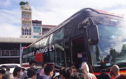 Hàng vạn người rời Thủ đô, bến xe 'kín chỗ' trước lễ 2/9