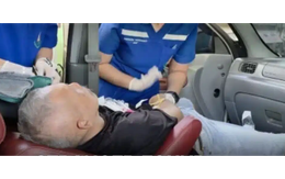 Để nhờ ô tô ở nhà người quen, khi quay lại chủ xe tá hỏa phát hiện 1 người đàn ông bất tỉnh trong xe