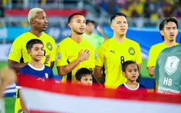 CĐV Malaysia: 'Cứ đá thế này thì nguy khi gặp Việt Nam'