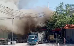 Hà Nội: Lại cháy cửa hàng phế liệu ở đường 25m