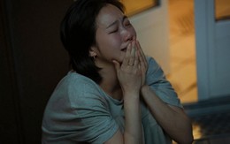 Mẹ chồng lên nhà chúng tôi chơi, trước khi về bà lén bỏ thứ gì đó vào túi rác khiến tôi hốt hoảng