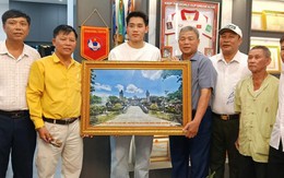 Món quà tân gia đặc biệt của Đình Bắc