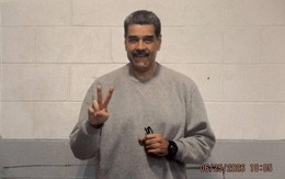 Cựu Tổng thống Maduro bất ngờ gửi ảnh từ nhà tù Mỹ