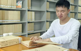 Cậu bé bị mất thị lực trở thành thủ khoa Đại học